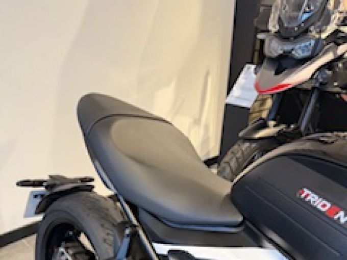 TRIUMPH TRIDENT 660 4
