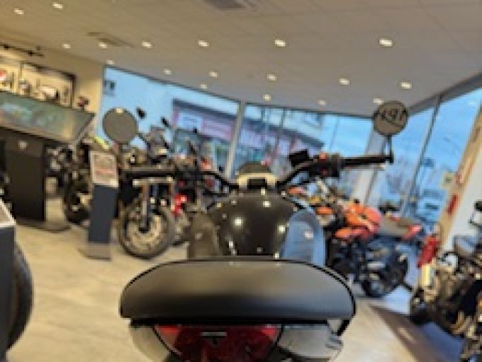 TRIUMPH TRIDENT 660 4