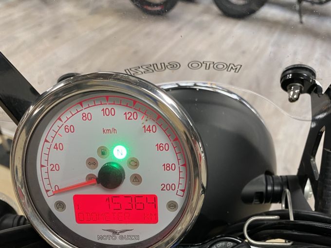 MOTO GUZZI V9 ROAMER 4