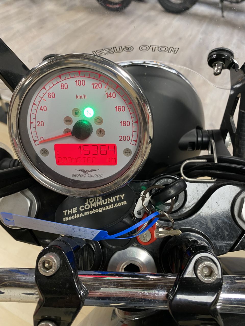 MOTO GUZZI V9 ROAMER 4