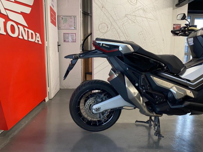 HONDA X-ADV 4