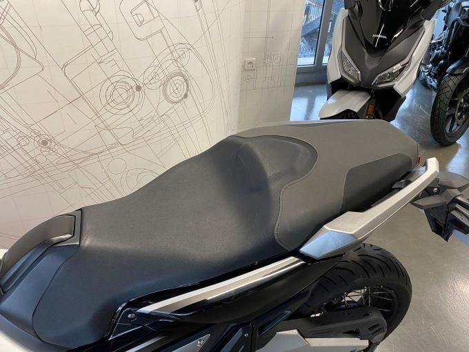 HONDA X-ADV 4