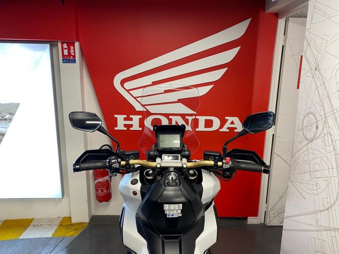 HONDA X-ADV 4