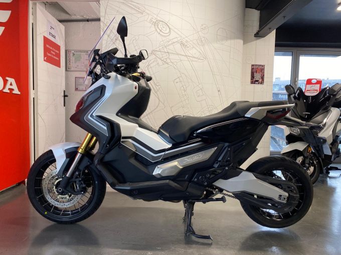 HONDA X-ADV 4