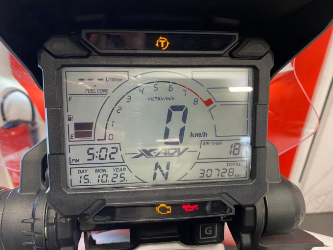 HONDA X-ADV 4