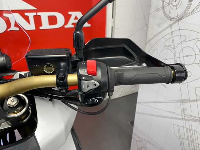 HONDA X-ADV 4
