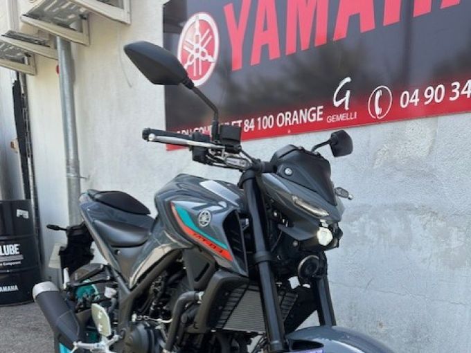 YAMAHA MT-03 4