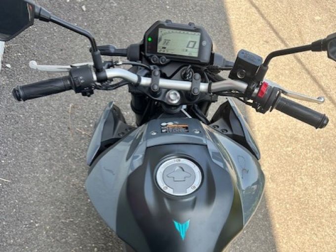 YAMAHA MT-03 4