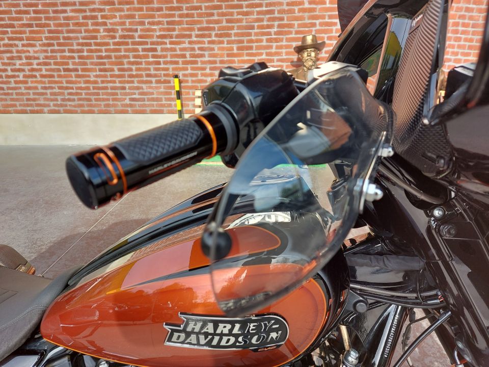 HARLEY-DAVIDSON TOURING STREET GLIDE 1977 CVO  4