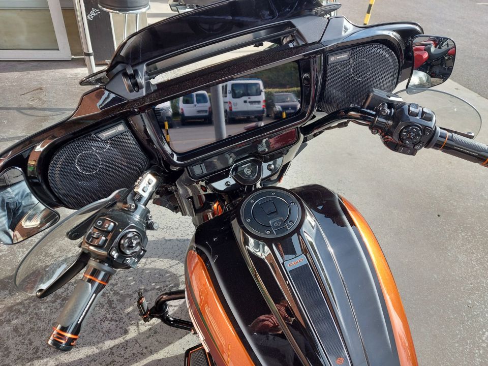 HARLEY-DAVIDSON TOURING STREET GLIDE 1977 CVO  4