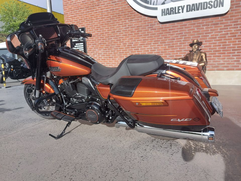 HARLEY-DAVIDSON TOURING STREET GLIDE 1977 CVO  4