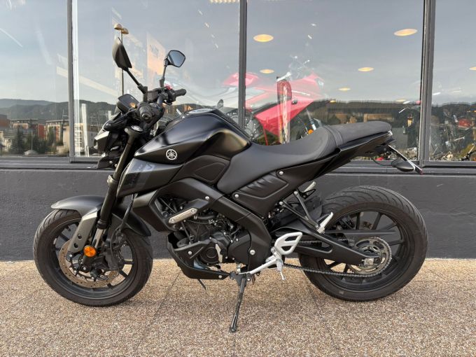 YAMAHA MT-125 ABS 4