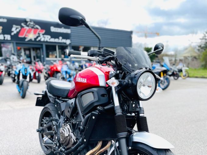 YAMAHA XSR 700 ABS 4