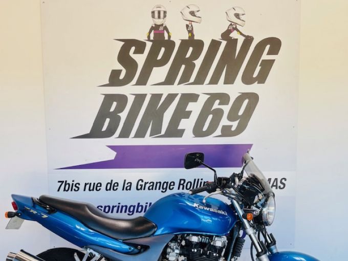 KAWASAKI ZR-7 4