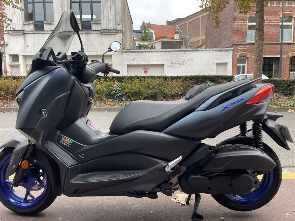 YAMAHA XMAX 125 4
