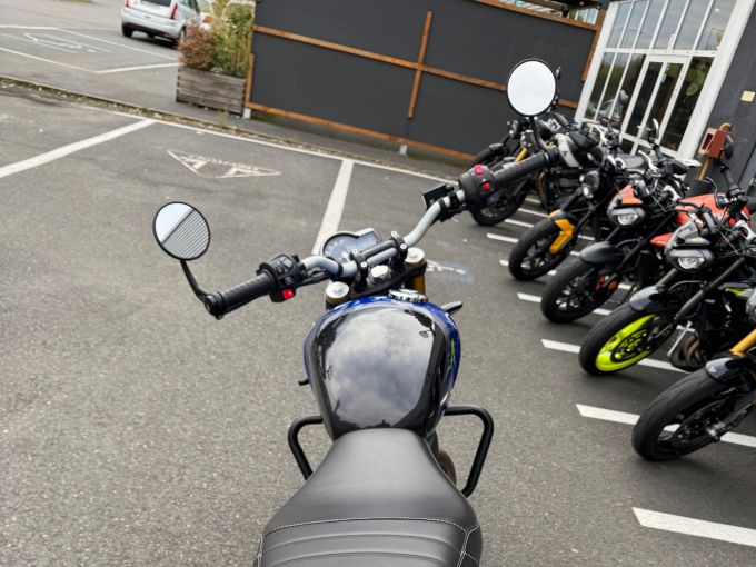 TRIUMPH SPEED 400 4