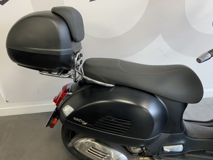 VESPA GTS 300 SUPER 4
