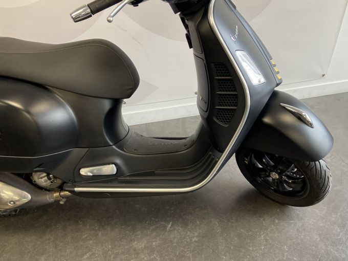 VESPA GTS 300 SUPER 4