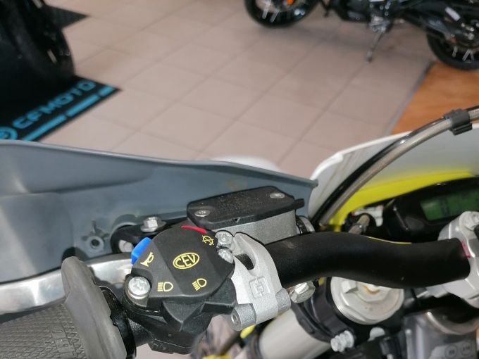 HUSQVARNA TE 150 i 4