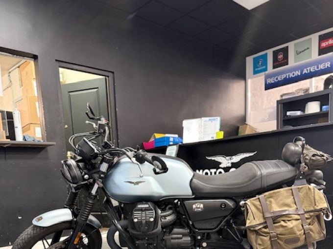 MOTO GUZZI V7 4