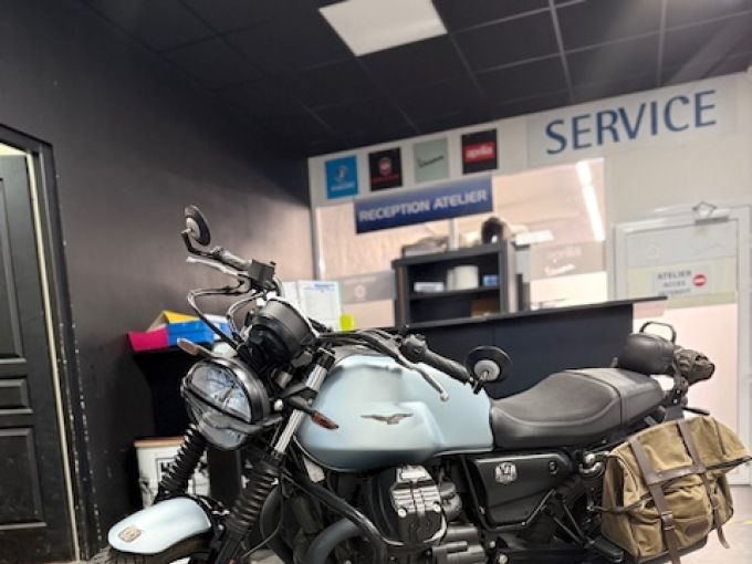 MOTO GUZZI V7 4