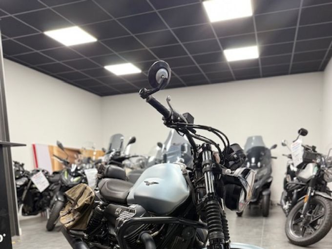 MOTO GUZZI V7 4