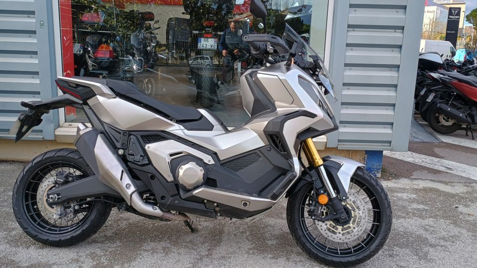 HONDA X-ADV 4