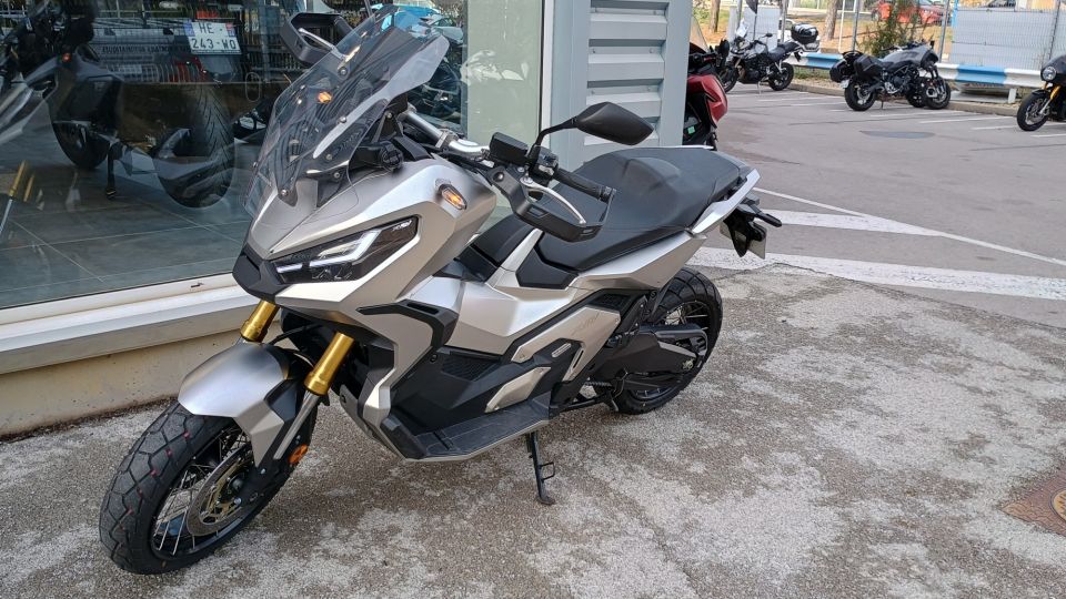 HONDA X-ADV 4