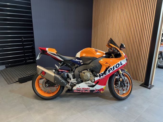 HONDA CBR1000RR FIREBLADE ABS 4