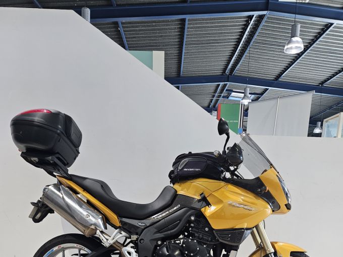 TRIUMPH TIGER 1050 SPORT 4