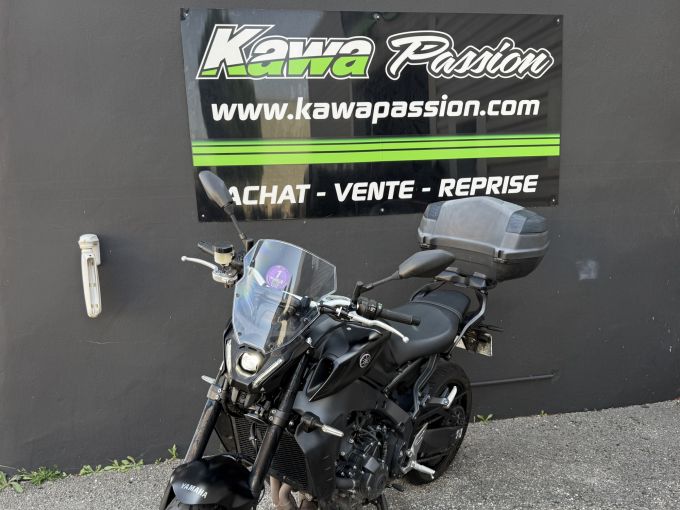 YAMAHA MT-09 4