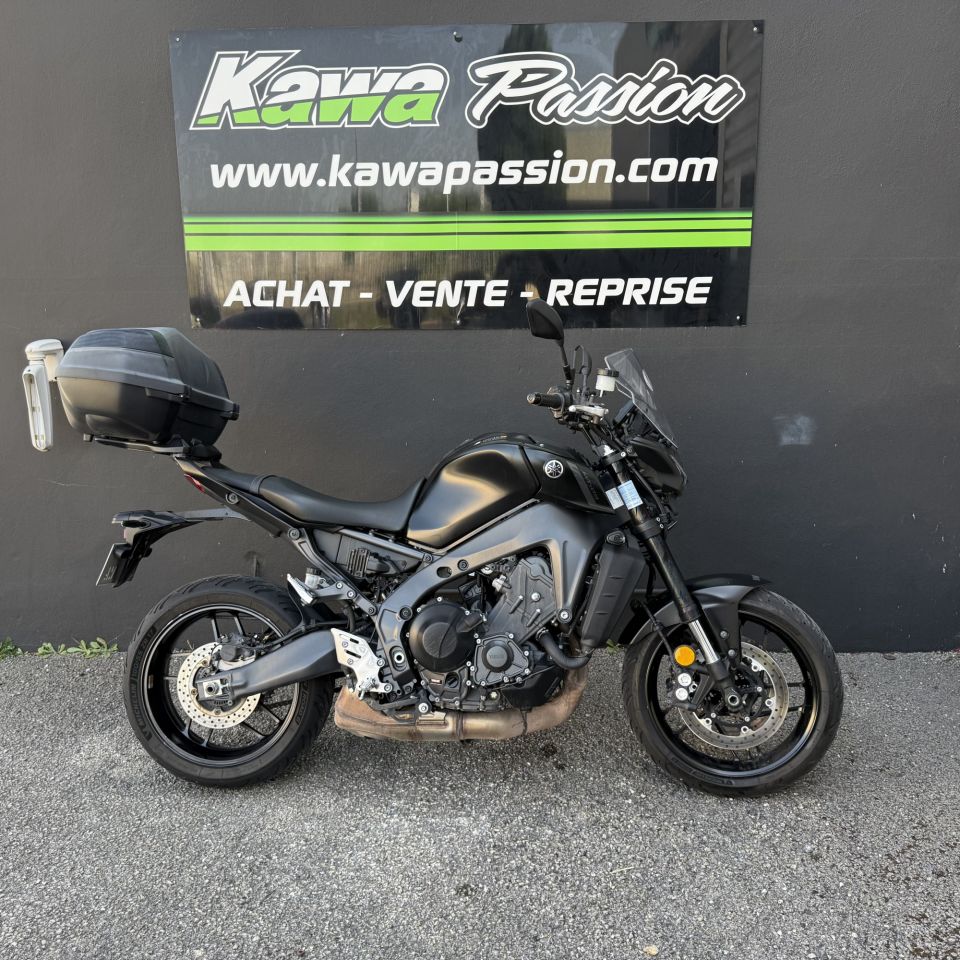 YAMAHA MT-09 4