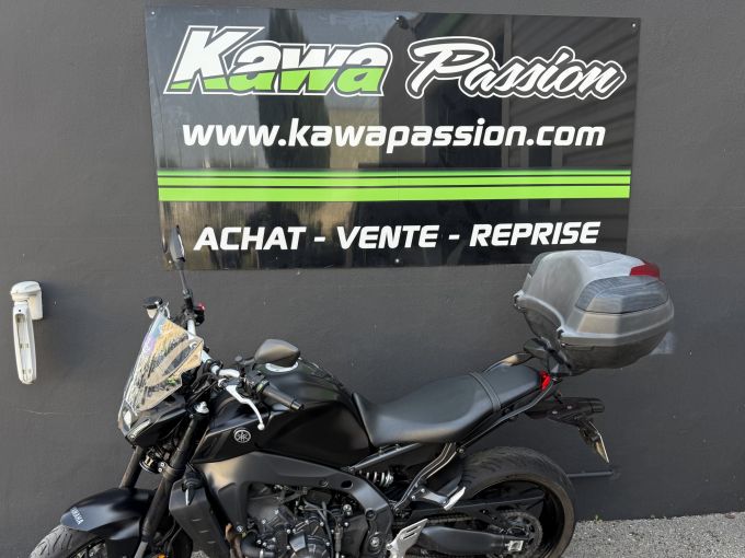 YAMAHA MT-09 4