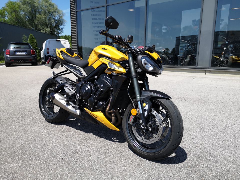TRIUMPH STREET TRIPLE 765 RS 4