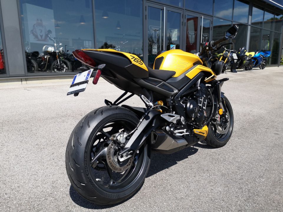 TRIUMPH STREET TRIPLE 765 RS 4
