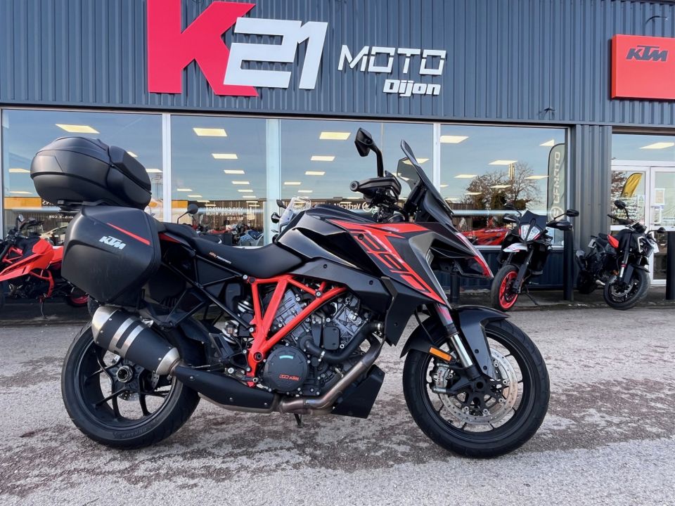 KTM 1290 SUPER DUKE GT 4