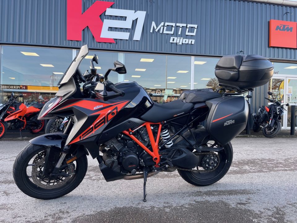 KTM 1290 SUPER DUKE GT 4