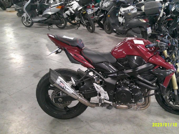 SUZUKI GSR 750 ABS 4