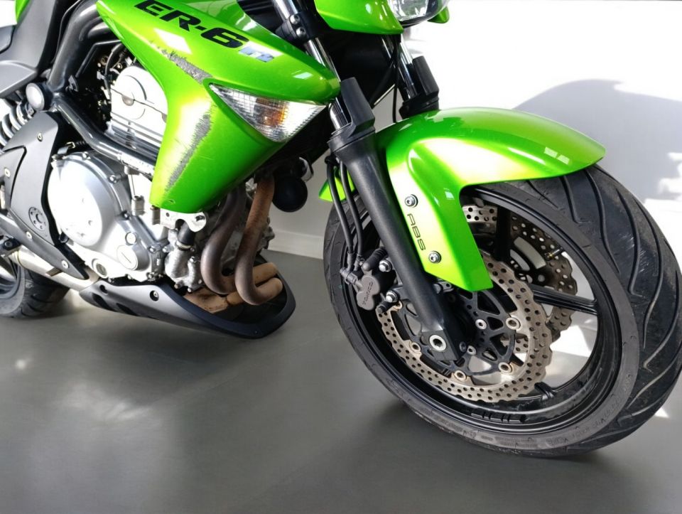 KAWASAKI ER6-N 4