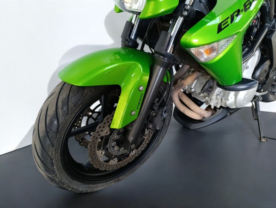 KAWASAKI ER6-N 4