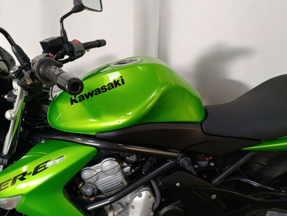 KAWASAKI ER6-N 4