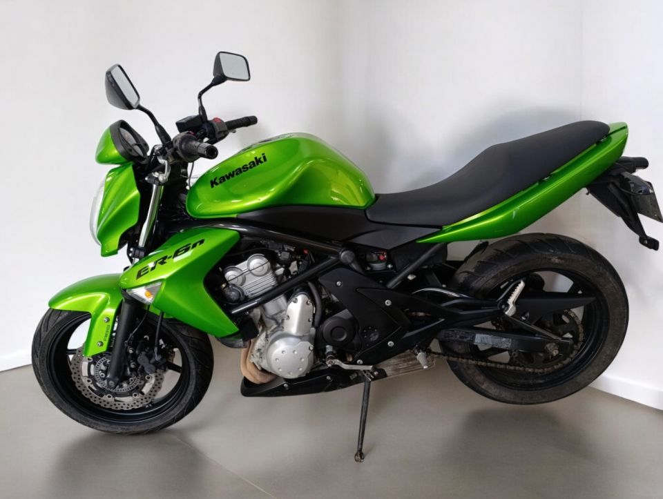 KAWASAKI ER6-N 4