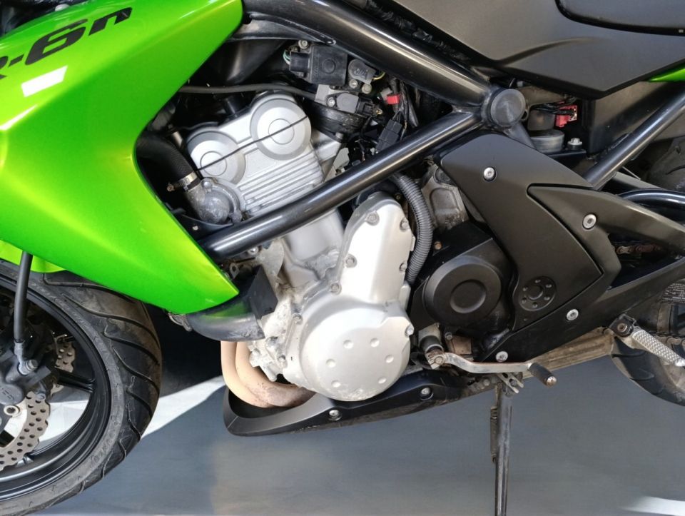 KAWASAKI ER6-N 4