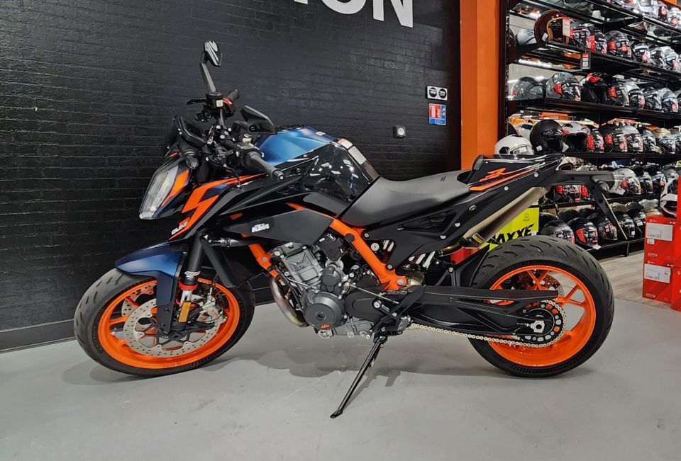 KTM 890 DUKE R 4