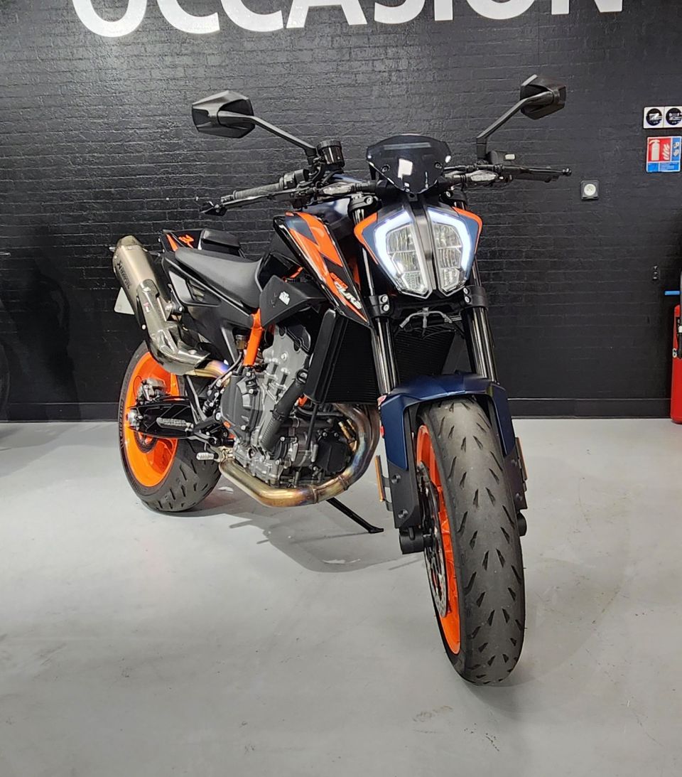 KTM 890 DUKE R 4