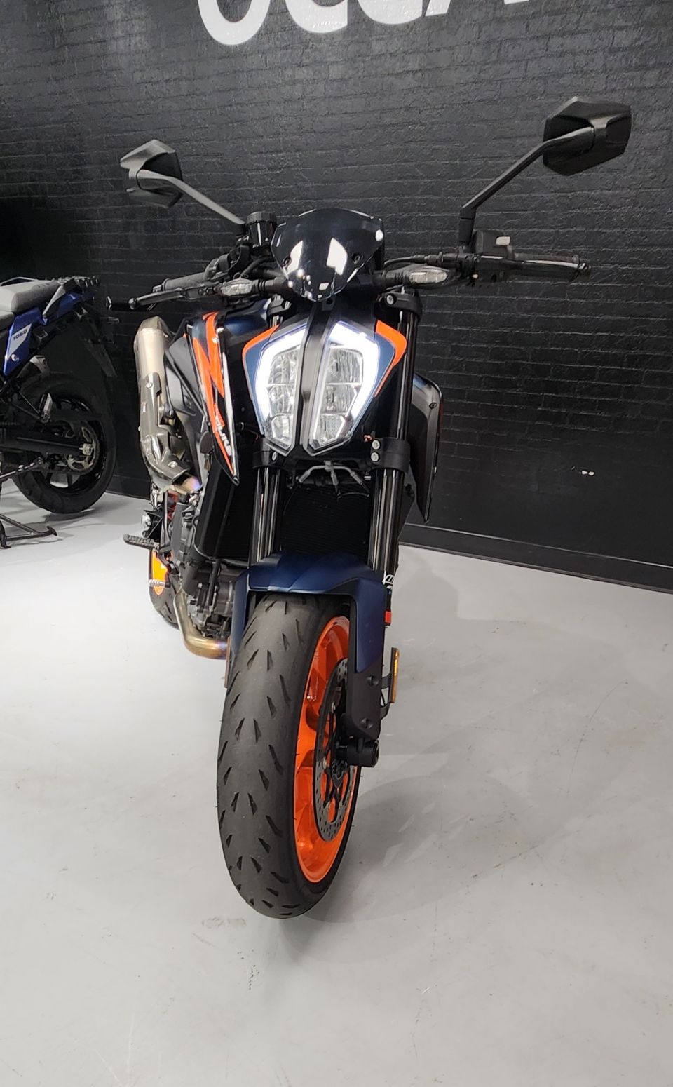 KTM 890 DUKE R 4