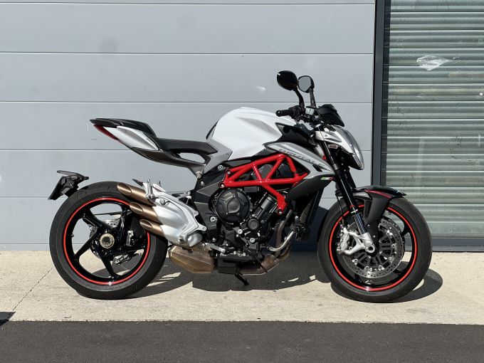 MV AGUSTA BRUTALE 800 4