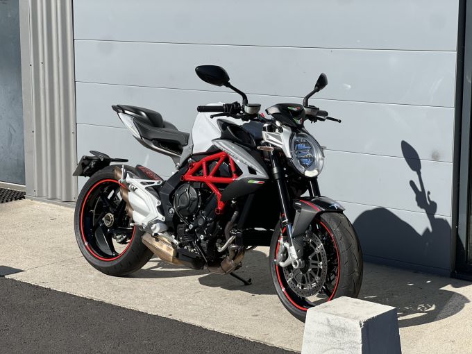 MV AGUSTA BRUTALE 800 4