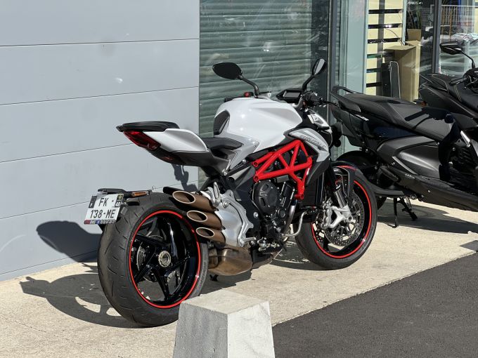 MV AGUSTA BRUTALE 800 4
