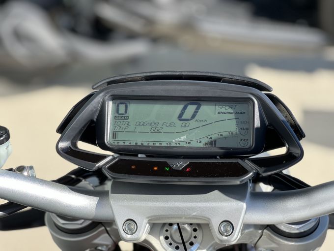 MV AGUSTA BRUTALE 800 4